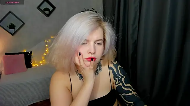 shadow  purrr online show from 12/05/25, 01:25