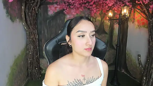 HorneyyQueen online show from 11/17/25, 04:57