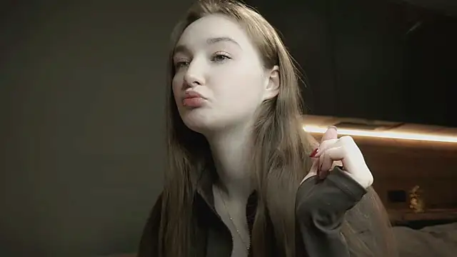 Eliravelvet online show from 11/29/25, 06:00