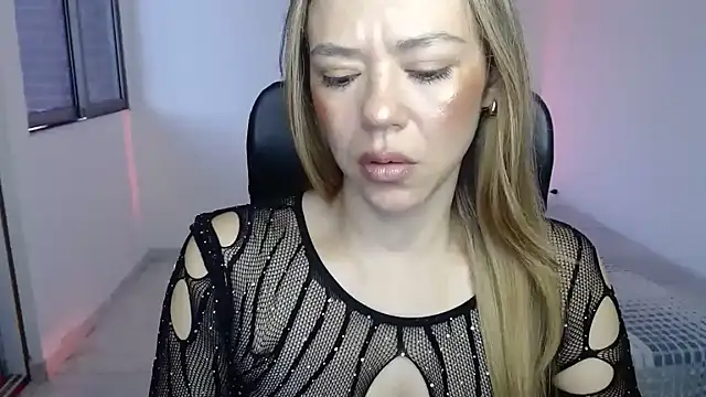 Snapshot of Annie_Cervantez chatting on 04/26/26, 11:19 Annie Cervantez online show from 04/26/26, 11:19