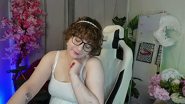 melissa   moore online show from 11/21/25, 06:01