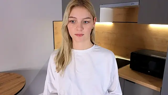 Snapshot of DebraVaughn chatting on 12/01/25, 06:13 DebraVaughn online show from 12/01/25, 06:13