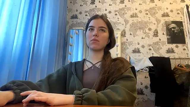 Snapshot of macanmercedes chatting on 11/20/25, 09:20 macanmercedes online show from 11/20/25, 09:20