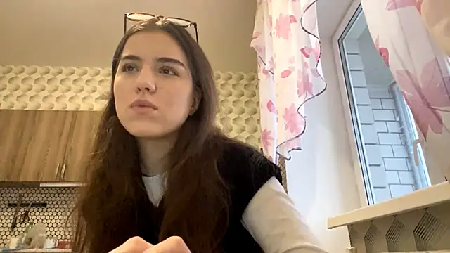 Snapshot of macanmercedes chatting on 11/26/25, 08:48 macanmercedes online show from 11/26/25, 08:48