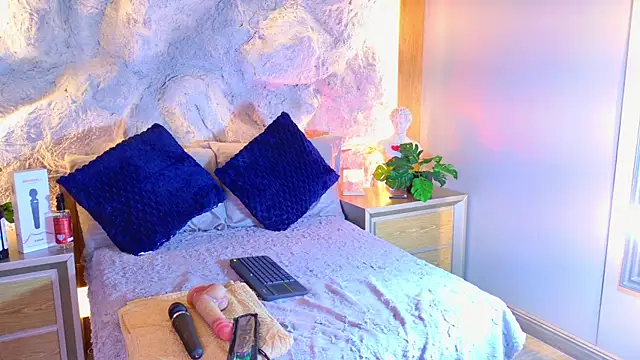 bella mush online show from 04/17/26, 04:10