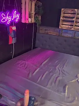 Shy-Ivy online show from 12/22/25, 10:40