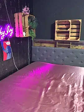 Shy-Ivy online show from 01/05/26, 10:46