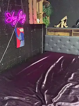 Shy-Ivy online show from 04/13/26, 09:09