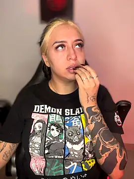 VeloraVyxen  online show from 12/05/25, 03:04