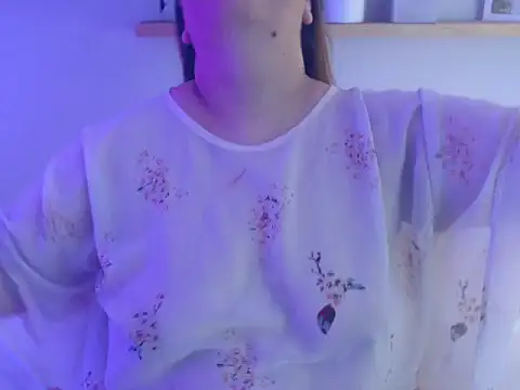 Snapshot of victoriajoness chatting on 11/29/25, 12:35 victoriajoness online show from 11/29/25, 12:35