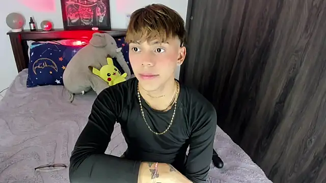 Snapshot of Jin_kougasaki chatting on 11/18/25, 02:39 Jin kougasaki online show from 11/18/25, 02:39