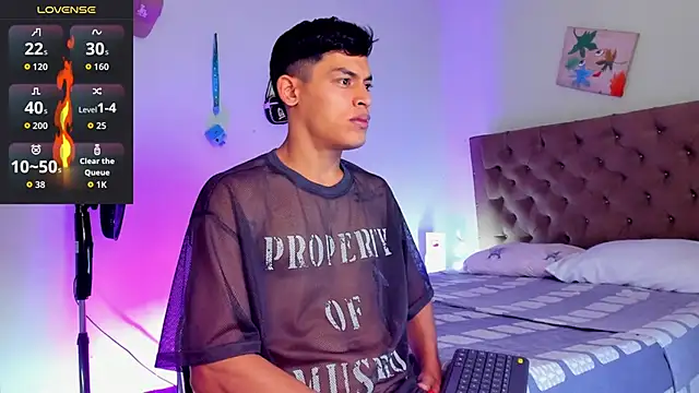 Snapshot of blorelopez chatting on 02/14/26, 02:14 blorelopez online show from 02/14/26, 02:14