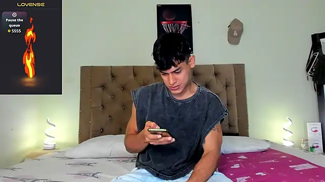 Snapshot of blorelopez chatting on 02/17/26, 12:51 blorelopez online show from 02/17/26, 12:51