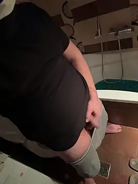 Locotre22 online show from 12/04/25, 05:28