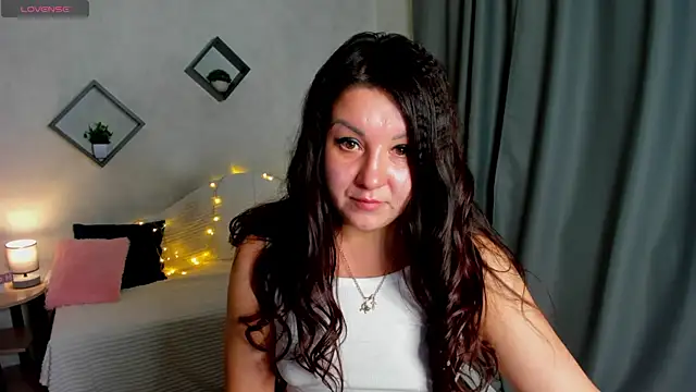 still  her online show from 11/24/25, 01:49