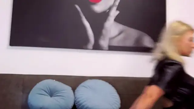 KaylinJan online show from 11/26/25, 06:25