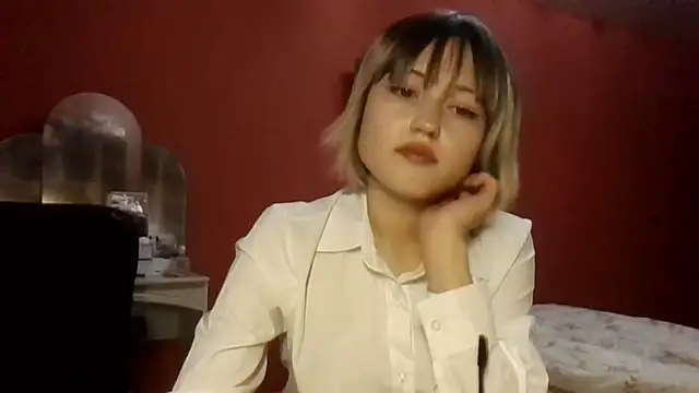 Snapshot of SkylaPorter chatting on 11/25/25, 01:55 SkylaPorter online show from 11/25/25, 01:55