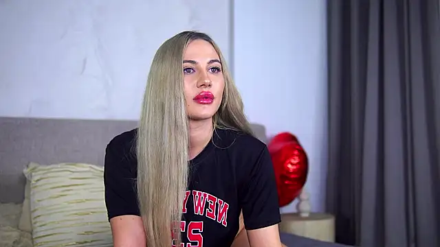 Chloe GraceeX online show from 02/18/26, 12:06