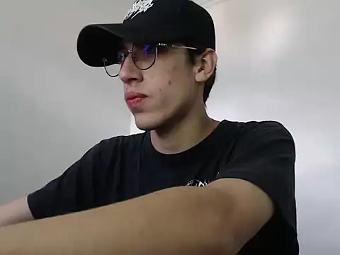 Snapshot of Dio__morningstar chatting on 11/18/25, 04:33 Dio morningstar online show from 11/18/25, 04:33