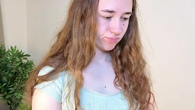 SudieNatera online show from 11/26/25, 05:19