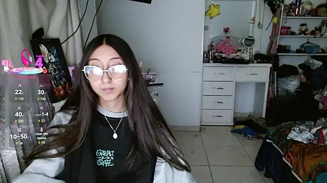 Nanylux online show from 12/21/25, 03:13