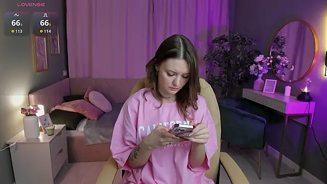 Ursula Andres online show from 03/07/26, 01:02