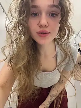 Snapshot of RussianWoman chatting on 05/03/26, 12:27 RussianWoman online show from 05/03/26, 12:27
