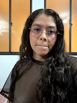 hannah  pavan online show from 12/01/25, 05:51