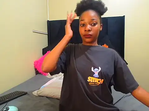 LisaBluexxx1 online show from 04/06/26, 09:38