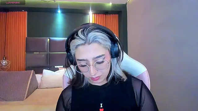 Snapshot of GabyRose9 chatting on 05/06/26, 04:30 GabyRose9 online show from 05/06/26, 04:30