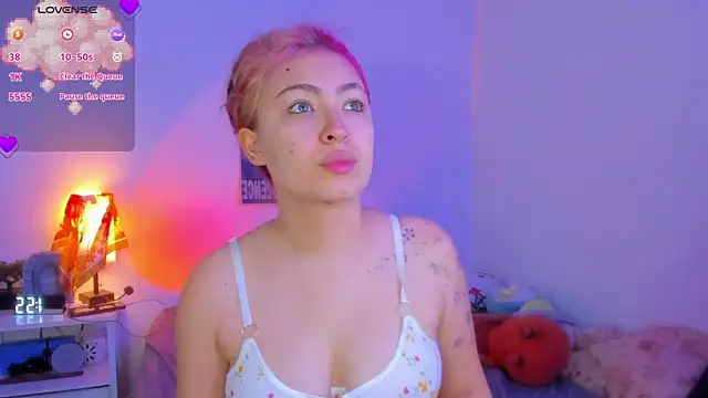 Snapshot of MarieTaylor_ chatting on 06/08/26, 06:41 MarieTaylor online show from 06/08/26, 06:41