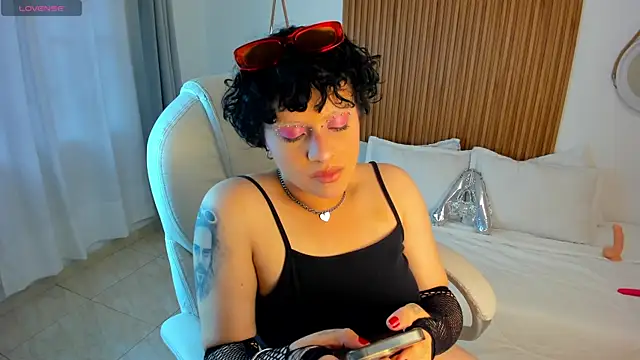 Alaska deluxe online show from 12/20/25, 10:17