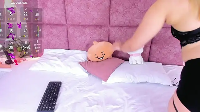 NathalieRoss1 online show from 04/10/26, 05:56