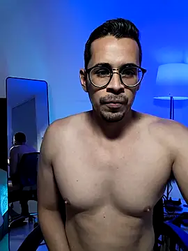 Snapshot of hadonis chatting on 11/28/25, 08:55 hadonis online show from 11/28/25, 08:55