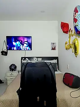 hot-shaved-baby online show from 11/21/25, 07:12