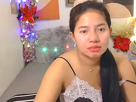 Snapshot of Asiantresha chatting on 11/19/25, 01:05 Asiantresha online show from 11/19/25, 01:05