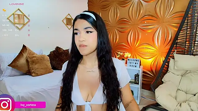 Ivycortes online show from 12/22/25, 09:12