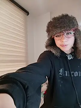 Apolo Ushi online show from 11/21/25, 09:24