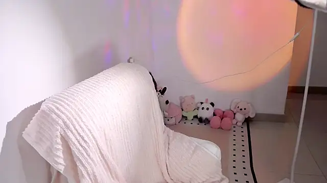 XIAOFENG-2025 online show from 03/31/26, 06:25