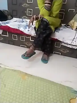 Snapshot of Rajni_hotsexy chatting on 11/19/25, 08:14 Rajni hotsexy online show from 11/19/25, 08:14