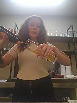 Snapshot of Megintbeus chatting on 11/23/25, 08:52 Megintbeus online show from 11/23/25, 08:52