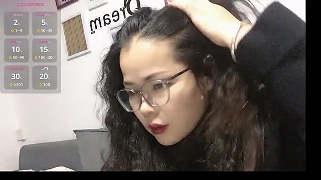 Snapshot of Huahua3187 chatting on 11/20/25, 11:32 Huahua3187 online show from 11/20/25, 11:32