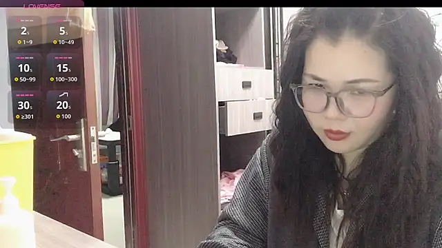 Snapshot of Huahua3187 chatting on 11/23/25, 01:22 Huahua3187 online show from 11/23/25, 01:22