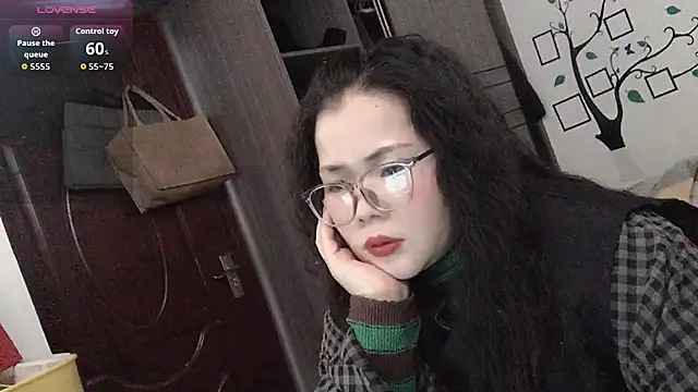 Snapshot of Huahua3187 chatting on 11/30/25, 07:01 Huahua3187 online show from 11/30/25, 07:01