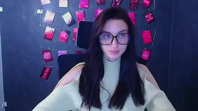 Stella XO online show from 12/03/25, 12:25