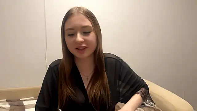 Snapshot of DivaRay chatting on 11/28/25, 10:07 DivaRay online show from 11/28/25, 10:07