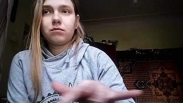 KikiBang online show from 12/23/25, 08:45