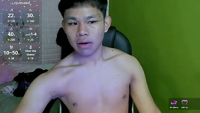 Snapshot of tommy_cherry_ chatting on 11/24/25, 03:34 tommy cherry online show from 11/24/25, 03:34