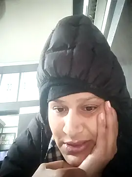 Snapshot of Ariana101 chatting on 11/30/25, 07:12 Ariana101 online show from 11/30/25, 07:12