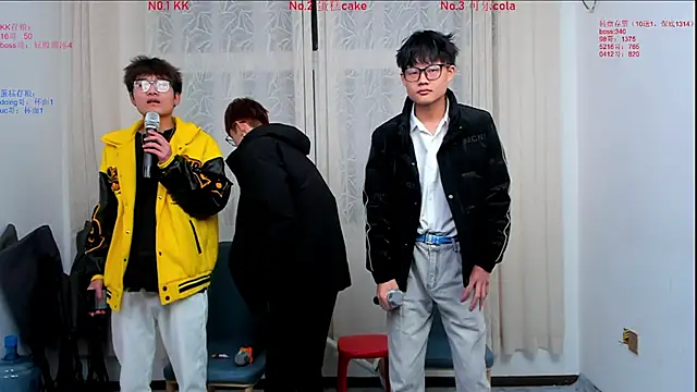 Snapshot of Delicious-boys-001 chatting on 11/24/25, 10:37 Delicious-boys-001 online show from 11/24/25, 10:37